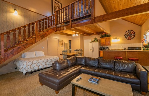 Big Bear Lake Hotel | Black Forest Lodge And Cabins
