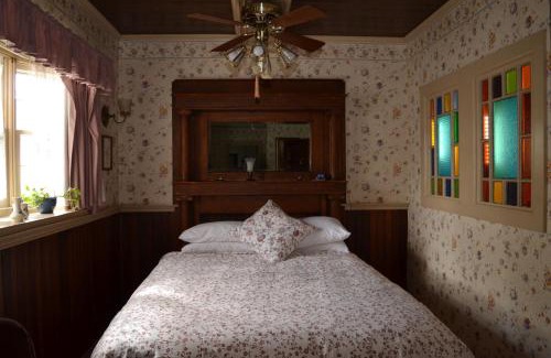 Bar Harbor Cama Y Desayuno | Black Friar Inn and Pub