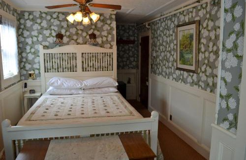Bar Harbor Cama Y Desayuno | Black Friar Inn and Pub