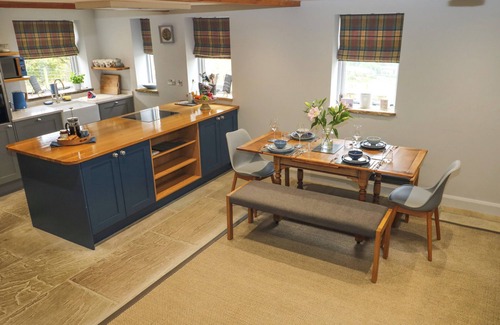 Sowerby Bridge Cabaña | BLACK HOUSE COTTAGE, pet friendly, with a garden in Ripponden