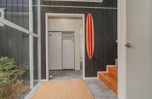 Kuaotunu Casa | Black House Lookout - Kuaotunu Holiday Home