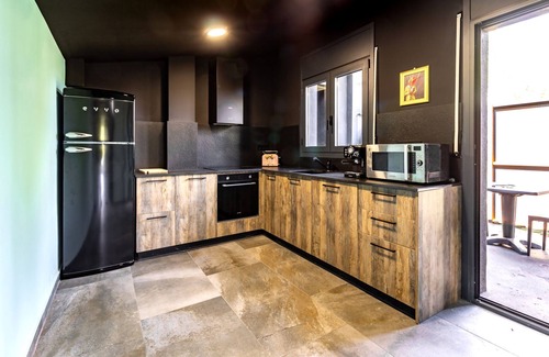 Olot Casa | Black House- Sorprendente casa estilo industrial