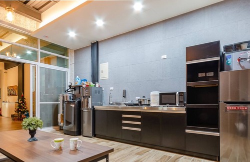Taitung City Centre Casa | Black House