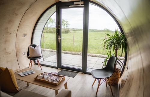 Glentaisie Alquiler De RV | Black Knowe, Luxury Glamping, Ballycastle