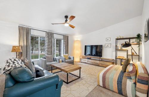 McCall Casa | Black Moose - Pet friendly - Trailer parking - Wood stove - Single level