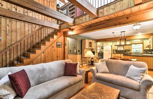 Black Mountain Casa | Black Mountain Cabin with Screened Porch and Views!
