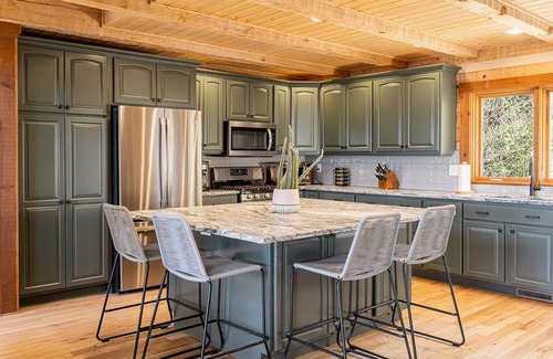 Laurel Ridge Casa | Black Mountain Retreat: Newly Renovated Luxury, Game Room, VIEWS, Hot Tub