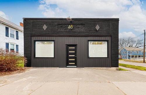 Rutland Casa | Black Pearl