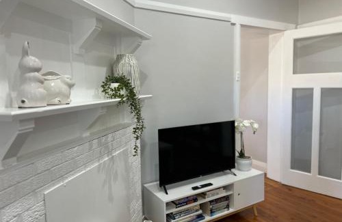 Cowra Casa | Black Range Cottage Cowra