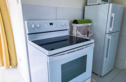 Black Rock Casa | Black Rock Garden Cottage, Full Kitchen, Smart TV, A/C, Paradise Beach 3 km
