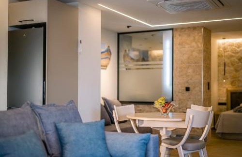 Agios Gordios Casa | Black Rocks Luxury Seafront Beach Suite