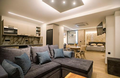 Agios Gordios Casa | Black Rocks Luxury Seafront Beach Suite