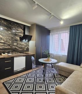 Mukachevo Apartamento | Black Room Apartment