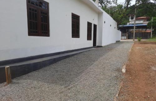 Minuwangoda Casa | Black Rose Guest