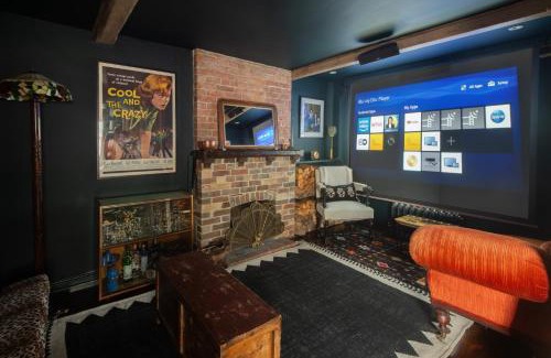Lewes Casa | Black Tile Cottage