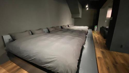 Maejima Apartamento | Black Villa Naha 最大8名宿泊可 136平米 美栄橋駅 徒歩1分