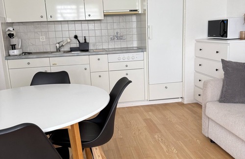 Oberuzwil Condominio | Black & White Apartment