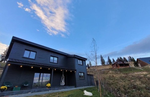 Marisel Cabina | Black wood Cabin near to ski resort with fantastic mountain view