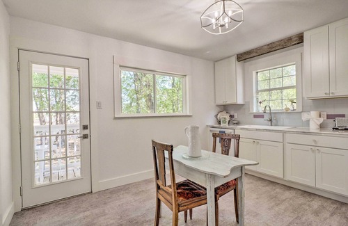 Salado Cabaña | 'Blackberry Roost' Home ~ 4 Mi to Downtown Salado