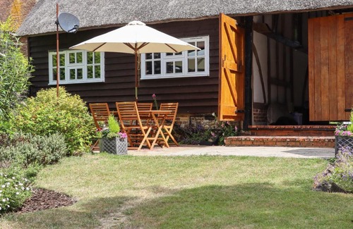 Etchinghill Casa | Blackbird Cottage at Boyke Manor