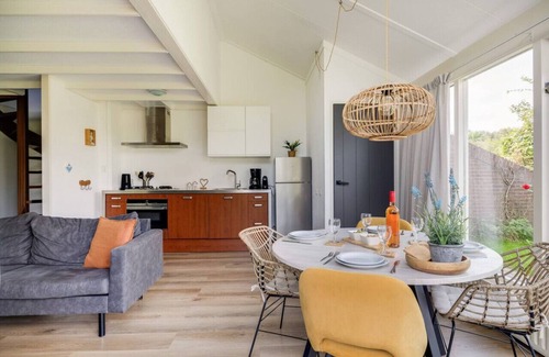 Zwiggelte Casa | Blackbird | Holiday home with large sunny garden