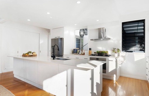 Casuarina Casa | Blackcomb- High end Beachfront holiday home