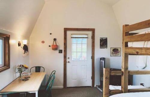 Livingston Apartamento | Blackhawks Nest