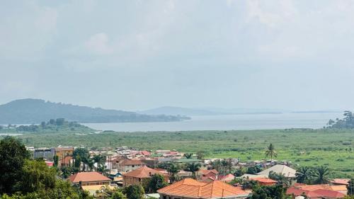 Kireka Apartamento | BlackOakLuxuryHomes Lake view 2BR Munyonyo