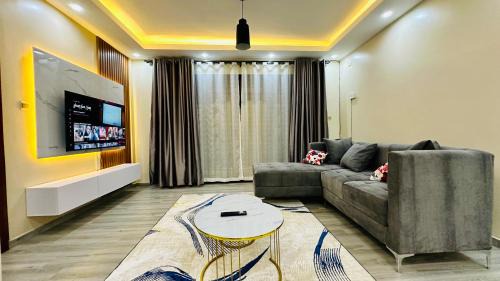 Kireka Apartamento | BlackOakLuxuryHomes Lake view 2BR Munyonyo