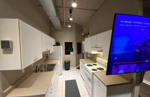 Old Market Apartamento | Blackout Themed Residence in the Prime Heart of Omaha’s Old Market!