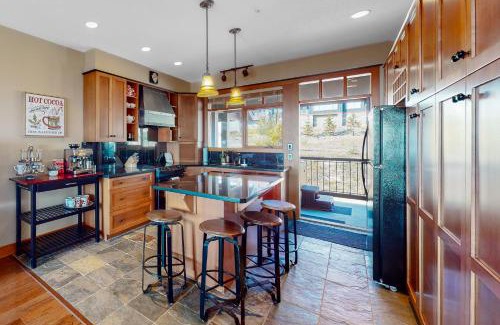 Big White Ski Resort Casa | Blacksmith Lodge 4