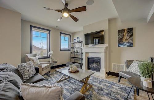Park City Casa | Blackstone at the Canyons by AvantStay Stunning Views 5-minutes to Park City Mountain Ski Lift