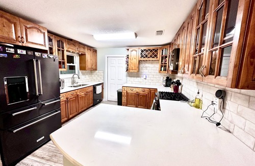 Harold Casa | Blackwater Bay Bungalow - Pet friendly waterfront home!
