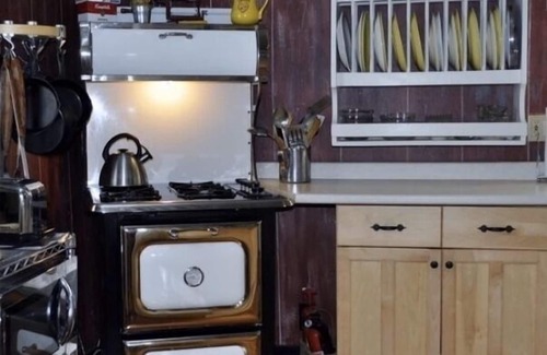 Otter Creek Casa | Blackwoods Cottage, Cottage ecléctico de Maine