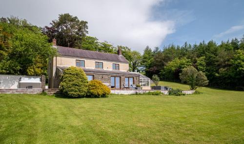 Newcastle Emlyn Casa | Blaenachddu