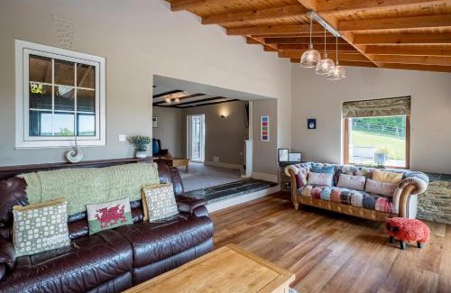 Newcastle Emlyn Casa | Blaenachddu
