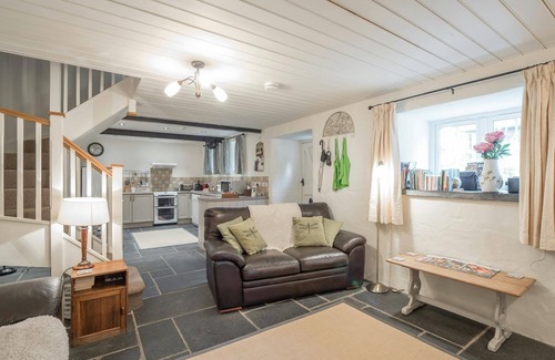 Newcastle Emlyn Cabaña | Blaenfforest Granary, Newcastle Emlyn