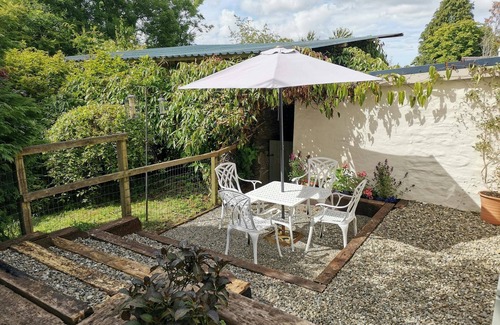 Newcastle Emlyn Cabaña | Blaenfforest Granary, Newcastle Emlyn