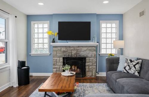 St. Louis Casa | Blair's Big Field House - Long Stays Welcome