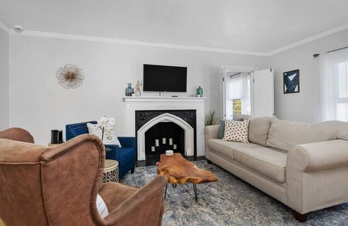 St. Louis Casa | Blair's Little Field House - Long Stays Welcome