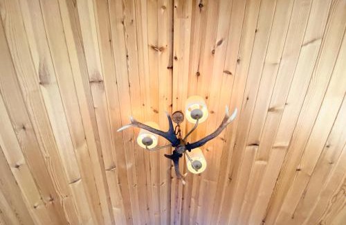 Kelty Cabina | Blair Tiny House with Private Hot Tub - Fife - Loch Leven - Lomond Hills