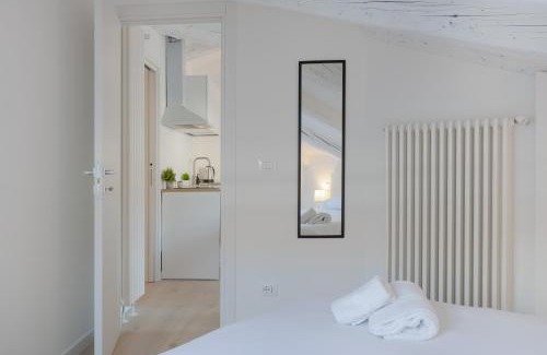 Barriera Vecchia-San Giacomo Apartamento | Blake, attico centrale con parcheggio a Trieste