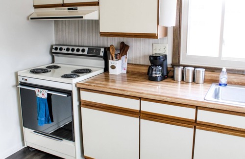 Ellsworth Casa | Blake Street Bungalow