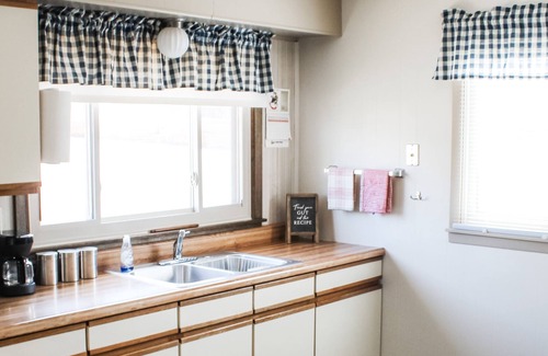 Ellsworth Casa | Blake Street Bungalow