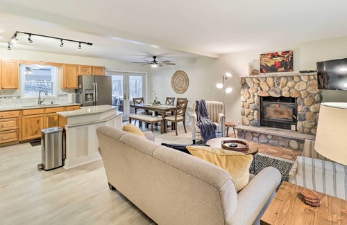 Briar Crest Woods Casa | Blakeslee Home w/ Private Hot Tub, 5 Mi to Skiing!