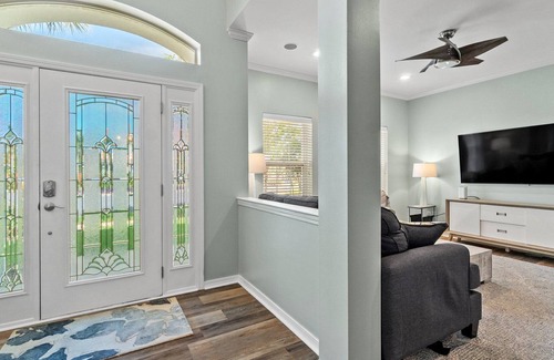 Avalon Beach Estates Casa | Blanc Bao | Private Beach | Golf Cart | Tennis | Heated Pool