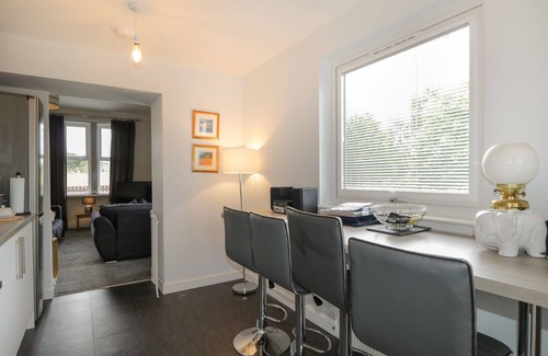 Marybank Cabaña | BLANTYRE COTTAGE, pet friendly, with a garden in Muir Of Ord