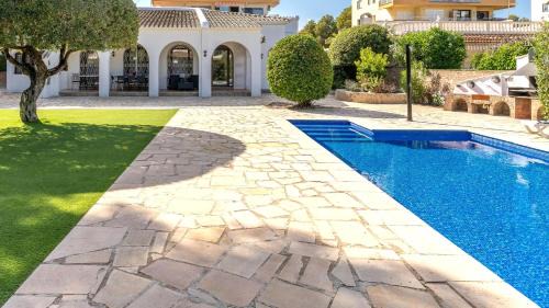Miami Platja Villa | Blau Mar, 5 bedroom beach villa with private pool Miami Playa Costa Dorada 100m from the beach