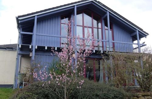 Hetzerath Apartamento | Blaues Haus - Une maison bleue