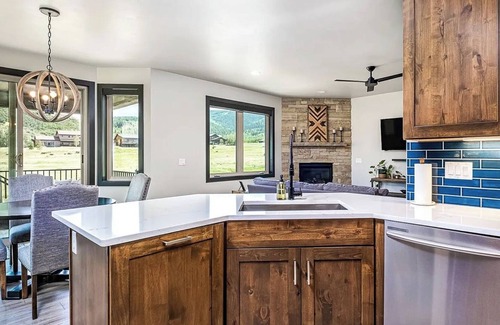 Oak Creek Casa | Blend of luxury and style in this brand new 4-bedroom rental home.